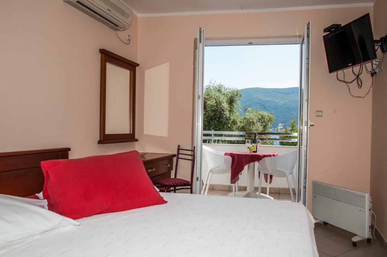 Apartments Mako Herceg Novi Ngoại thất bức ảnh